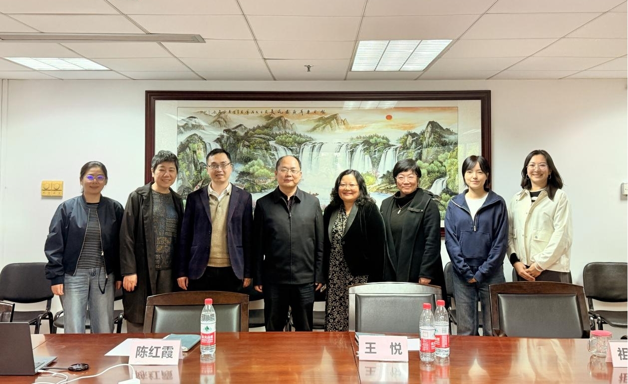 中国社会科学院法学研究所图书馆一行来馆交流